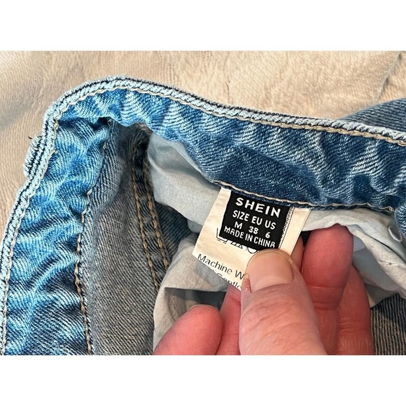 Shein Flare Leg Loose Fit Jeans Womans Size 6 - Picture 4 of 4